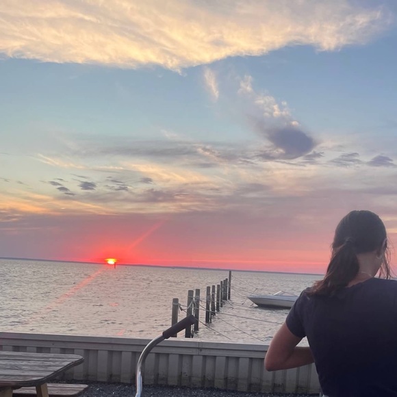 Meet your Posher, Caroline - Picture 1 of 1